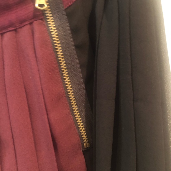 Club Monaco Pleated Skirt - Picture 5 of 6